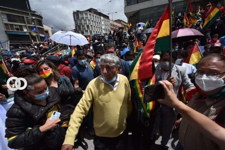 Arias marchando