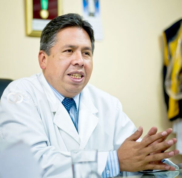 Luís Larrea, presidente del Colegio Médico de Bolivia