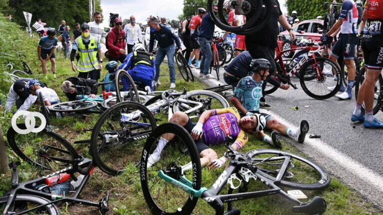 Misteriosa mujer de amarillo generó un caos en el Tour de Francia 2020