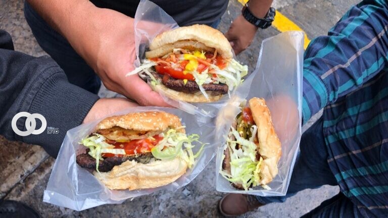 Vendedores de hamburguesas piden vender hasta las 22