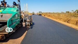 ABC Coloca asfalto en carretera Rurrenabaque – Riberalta