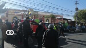 Bloquean Miraflores e Irpavi demandando la aplicación de segundas dosis