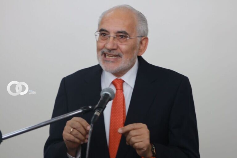 Carlos D. Mesa
