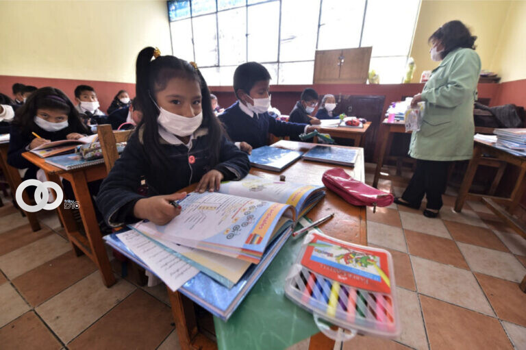Padres de familia en Sucre exigen clases semipresenciales