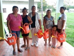 Implementan 100 huertos en 2 municipios de Beni