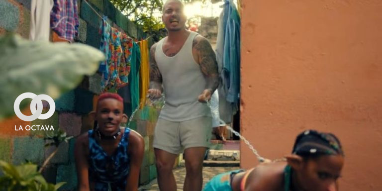 Escena de videoclip Perra