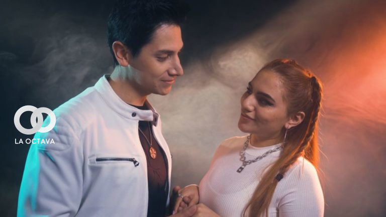 Huascar Hermosa y Adely en la filmación de "Locos"