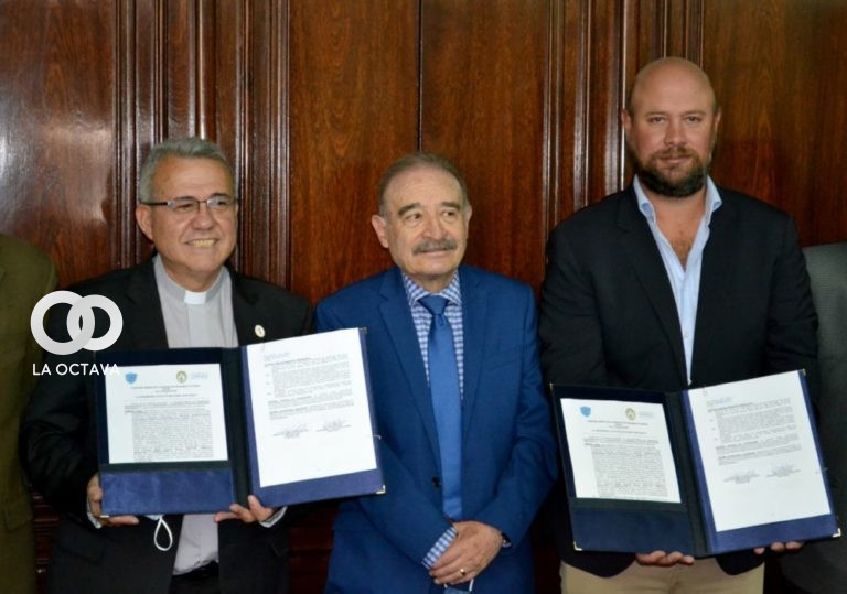 FIRMA DE CONVENIO ENTRE UCB Y BOLIVAR