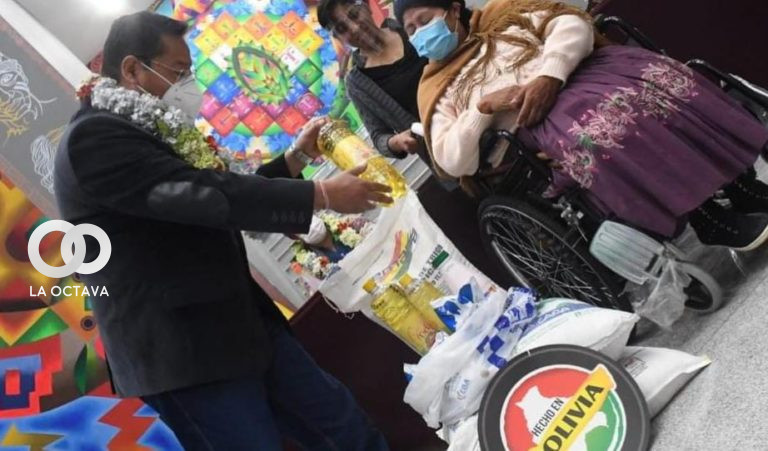 Se entrega canasta de alimentos a discapacitados