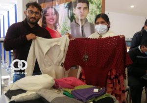 Premian con estatuilla a microempresarios en EL Alto