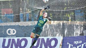 Flavia Morales conforma en el 11 ideal de la Conmebol