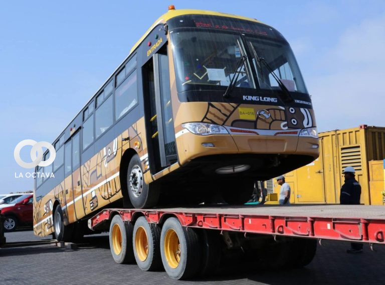 Alcaldía paceña garantizó que pagará el 50% del pago por reposición de los 66 buses PumaKatari quemados