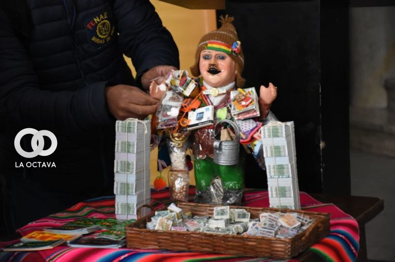 Alcalde de La Paz exhortó a paceños comprar las miniaturas con anticipación para evitar aglomeraciones