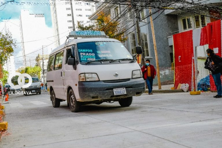 “Fiscales por la vida” del transporte público de La Paz exigirán carnet de vacunación desde el lunes