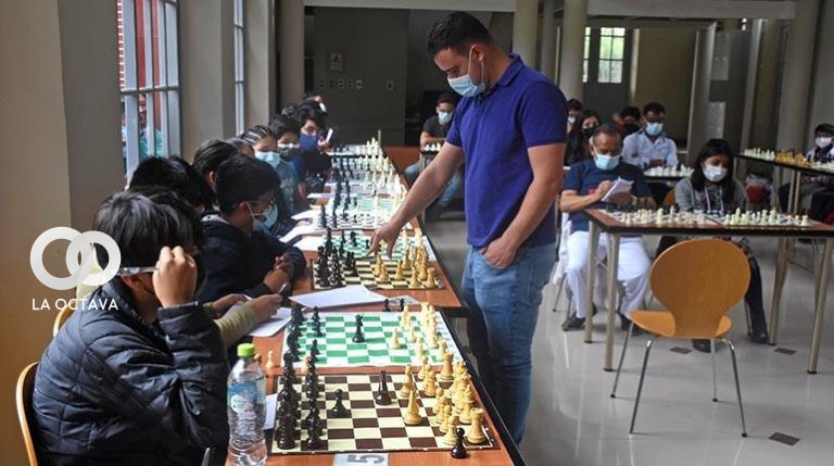 42 ajedrecistas asisten a clases de Cuenca