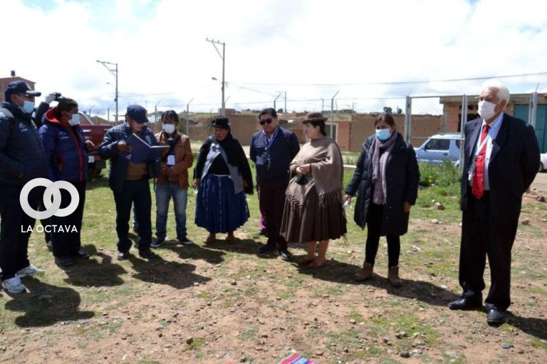 El Alto: autoridades municipales inspeccionan terreno para la construcción del hospital Municipal
