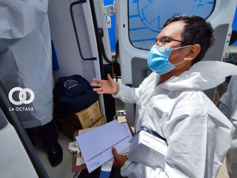 Transportistas bolivianos que se encuentran varados en el paso fronterizo serán atendidos por personal de salud