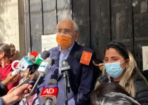 Carlos Mesa llegó hasta el penal de Miraflores de La Paz