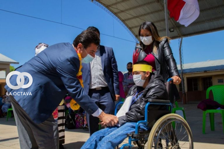 Alcalde de Tarija estuvo con los beneficiarios.
