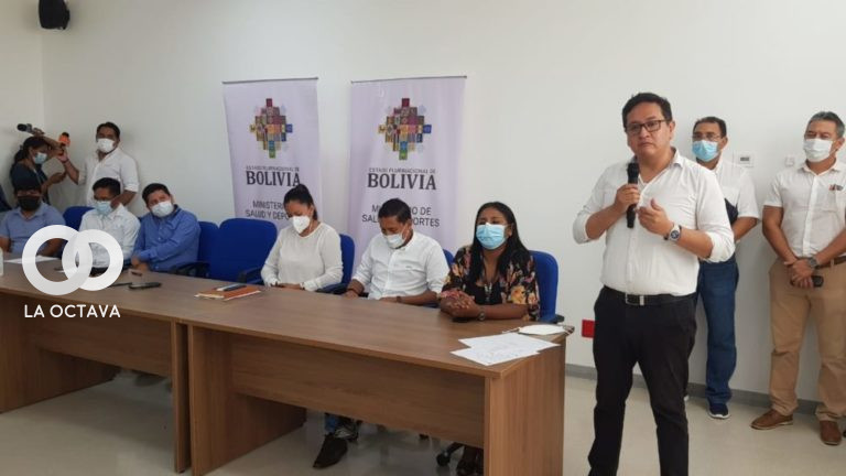 Presentación de equipo medico en el hospital de tercer nivel en Montero