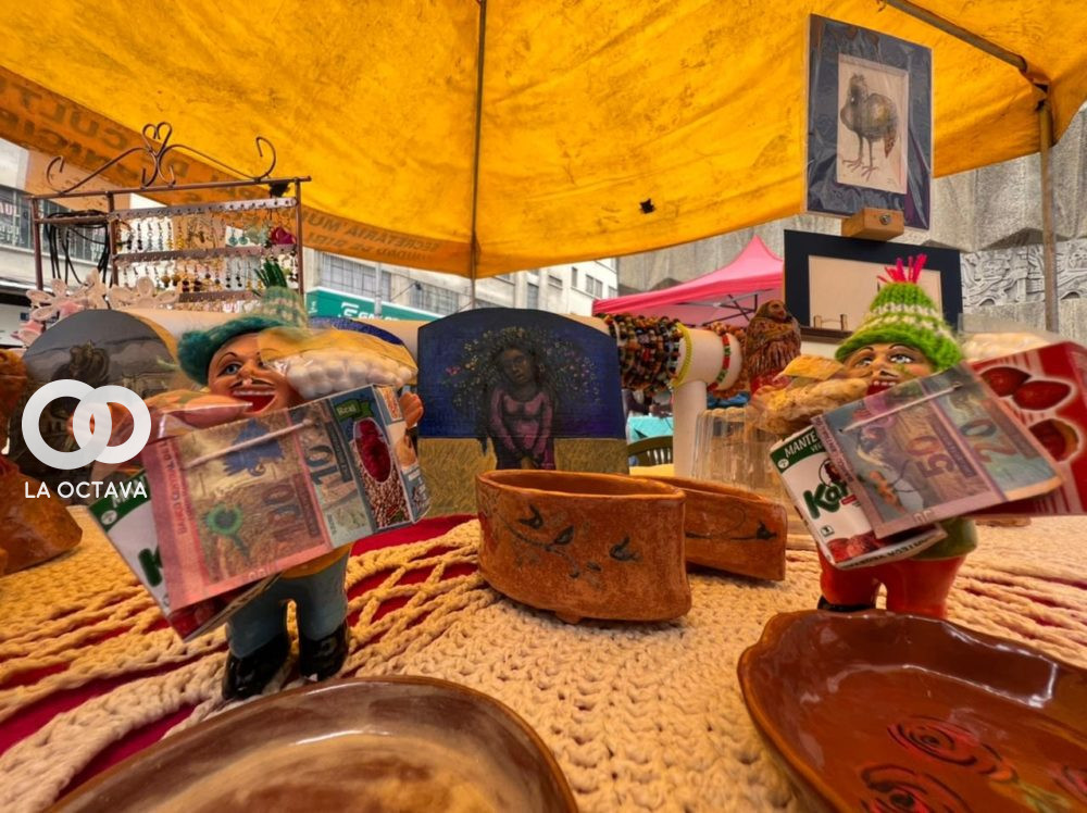Artesanías en miniatura de la Feria de Alasitas.