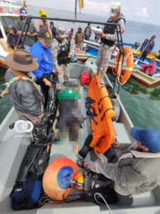 Buceadores del Centro de Instrucción de Buceo en Altura de la Armada Boliviana