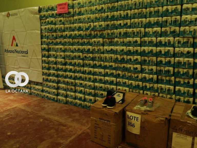 Aduana Nacional de Bolivia, realizó el decomiso de mercadería ilegal, foto: captura de video Aduana Nacional de Bolivia