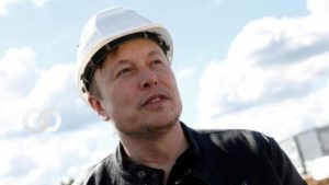 Elon Musk empresario exitoso se vuelca con Ucrania