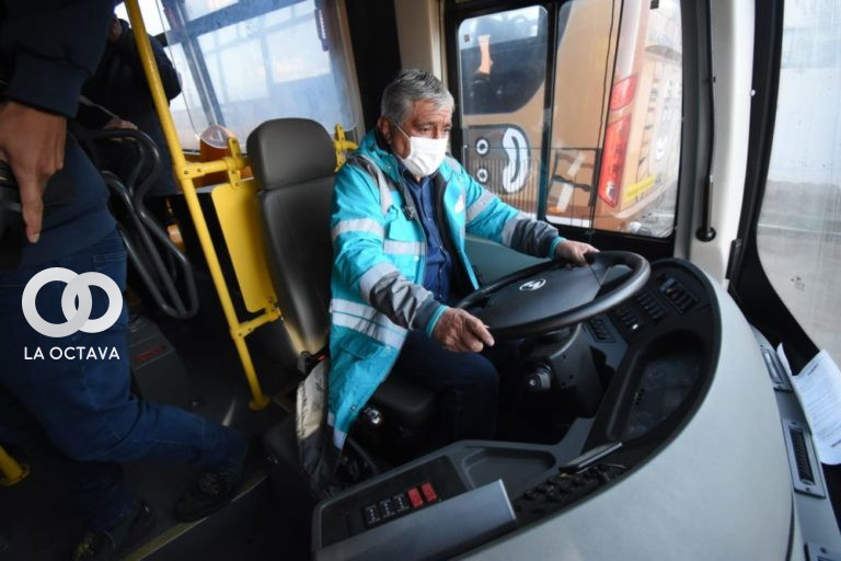 48 buses PumaKatari llegaron a la Aduana Nacional