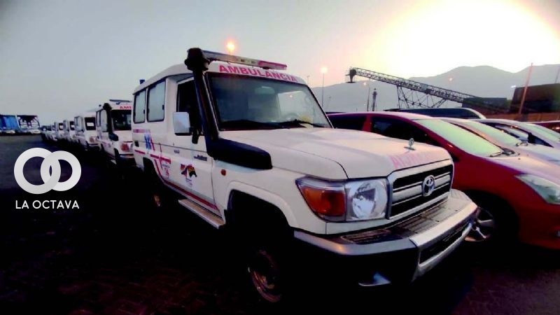 Ambulancias en su llegada al puerto chileno de Iquique. Fuente: Página Siete
