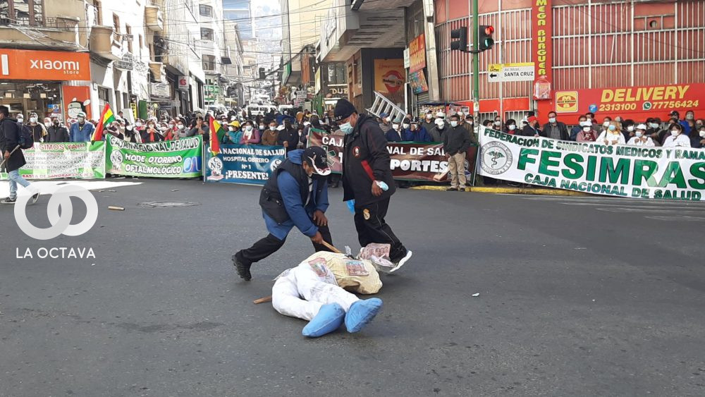 CNS bloquea en la ciudad de La Paz
