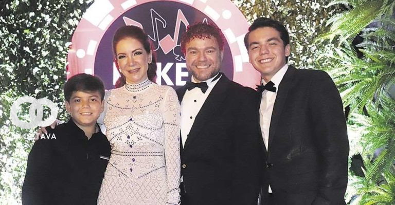 Poker, grupo cruceño