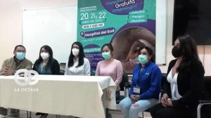 El equipo médico que realizará las operaciones y el concejal Diego Murillo