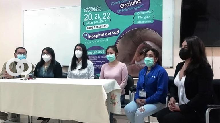 El equipo médico que realizará las operaciones y el concejal Diego Murillo