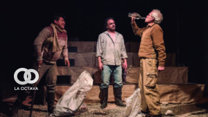 Mineros discuten en una de las escenas de Wajtacha, la obra que se verá en El Búnker