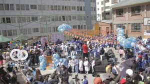 Ministro de Salud celebra con niños de la unidad educativa Aspiazu