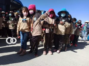 Niños de El Alto realizan un recorrido turístico