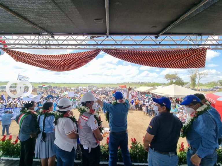 Presidente de Bolivia en la construcción de una planta de EMAPA