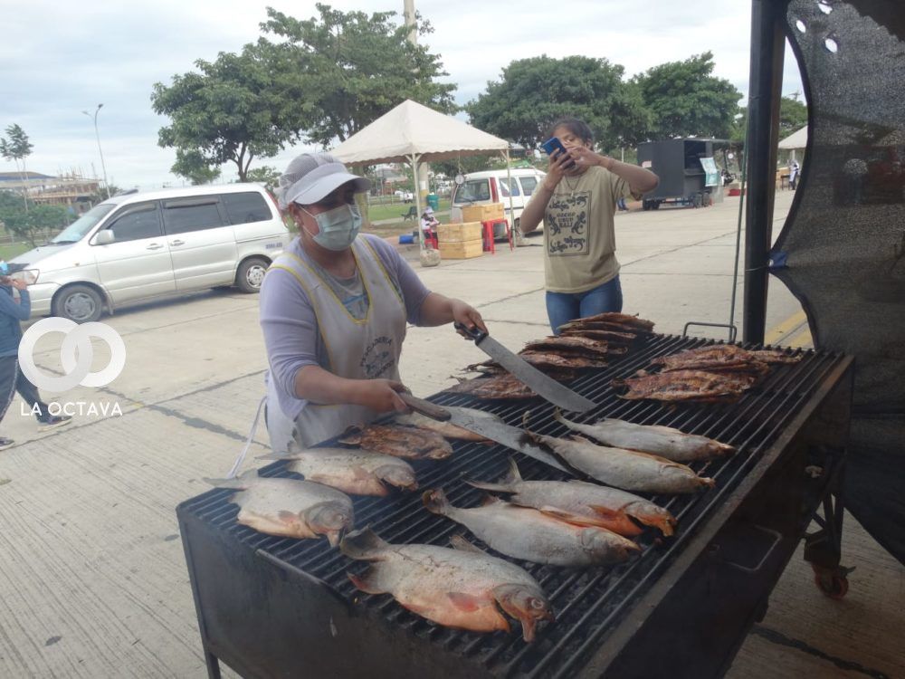 Productores de pescado en la 8va feria de pescado