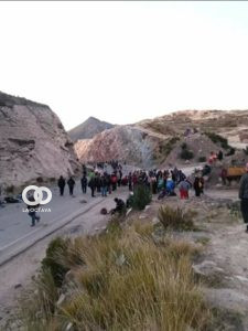 Bloque carretera Oruro Cochabamba