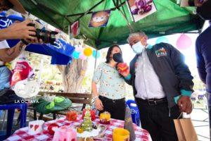 Feria en plaza Bolivia