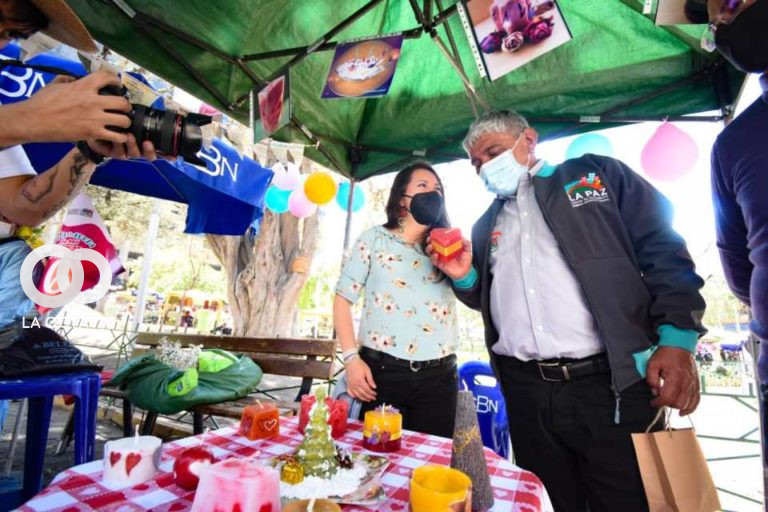 Feria en plaza Bolivia