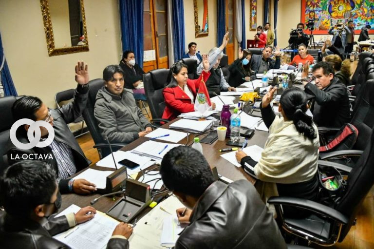Sesión de la Comisión Mixta de Constitución, Legislación y Sistema Electoral durante este viernes.