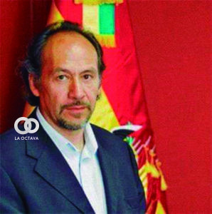 Roberto Calzadilla Agente de Bolivia ante La Haya Embajador ante los Países Bajos. Diplomático de carrera. Estudió Sociología y Relaciones Internacionales.