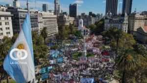 Manifestación en Buenos Aires en reclamo de mayor ayuda por parte del gobierno.