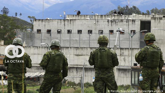Efectivos resguardan la cárcel de Ecuador