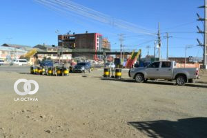 Alcaldía cierra carril de la avenida 6 de Marzo
