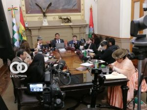Arias denuncia posible golpe de estado municipal