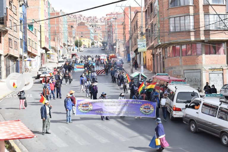 Marcha de fabriles que llegó el jueves a La Paz