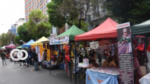 Feria Cultural de Mil Colores en el Prado paceño